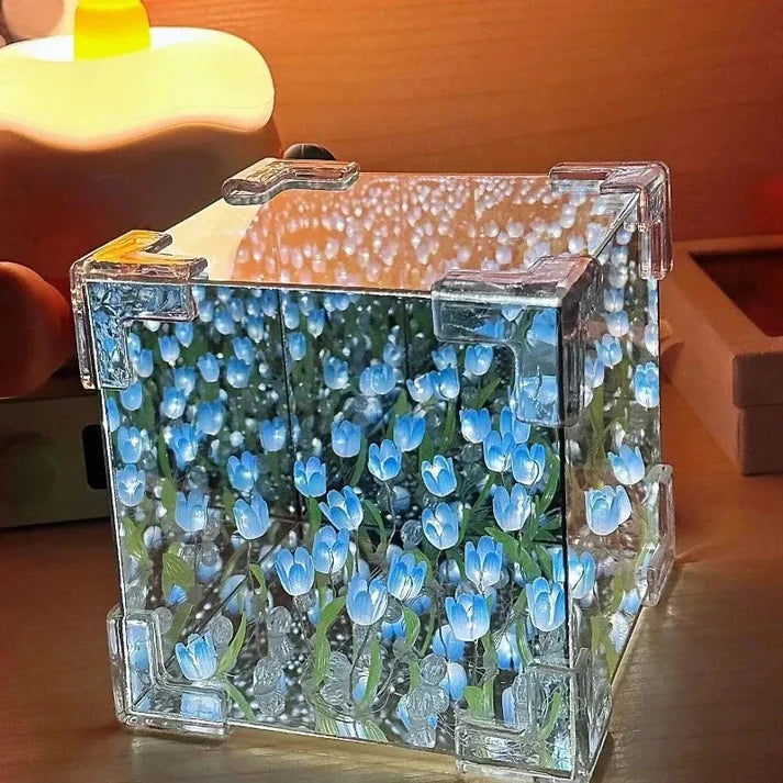 Cube Tulip Lamp